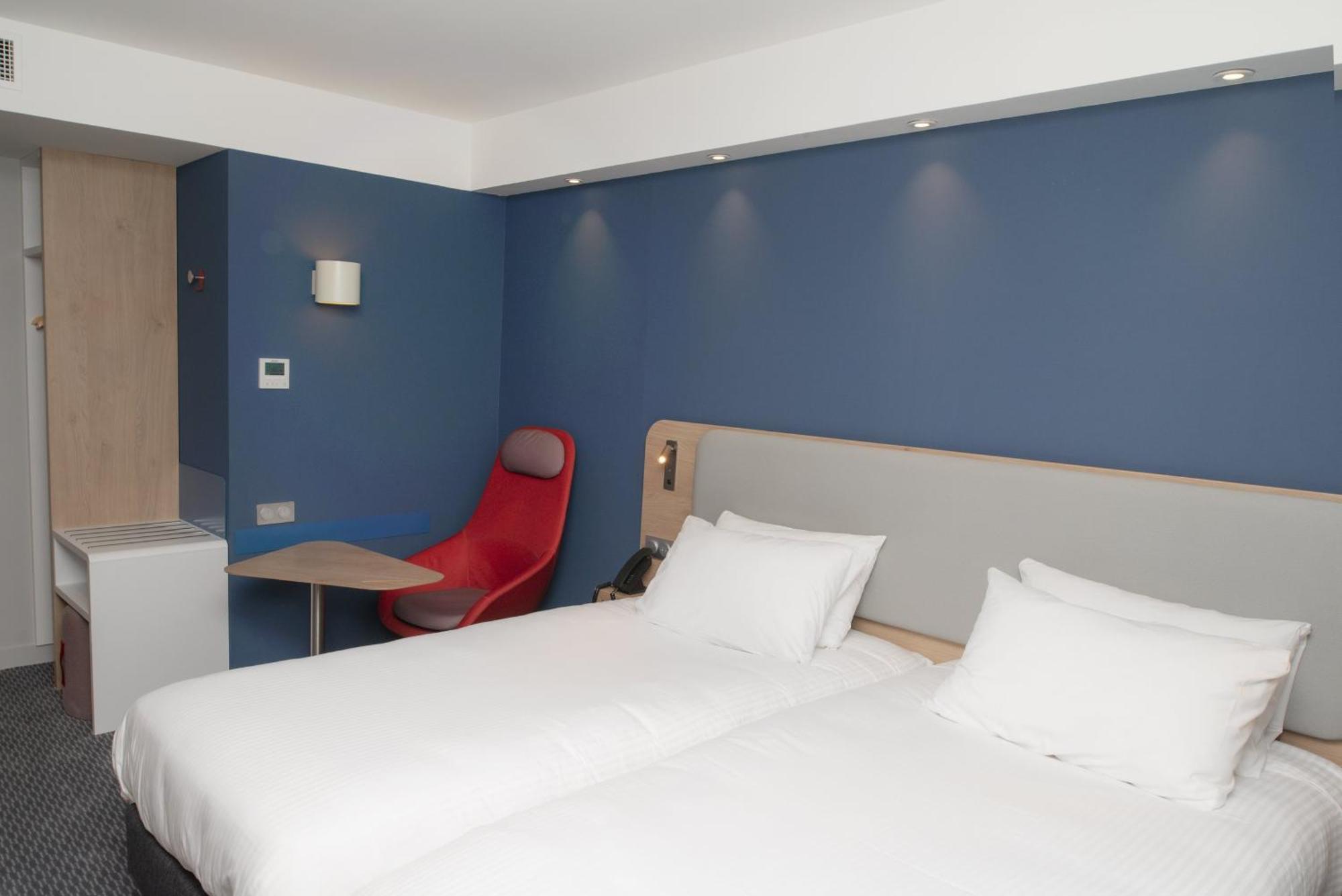Holiday Inn Express Caen Epron By Ihg מראה חיצוני תמונה