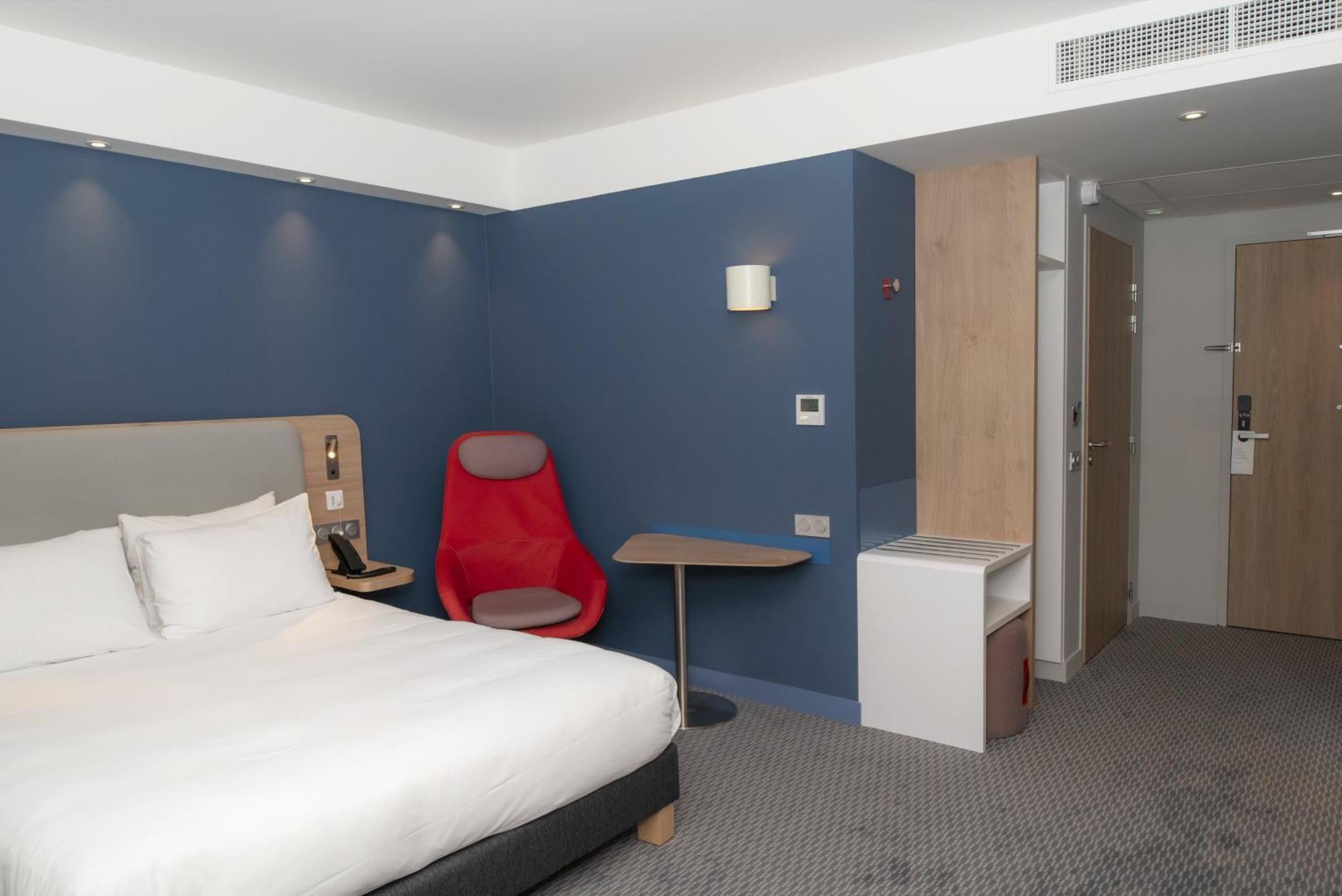 Holiday Inn Express Caen Epron By Ihg מראה חיצוני תמונה