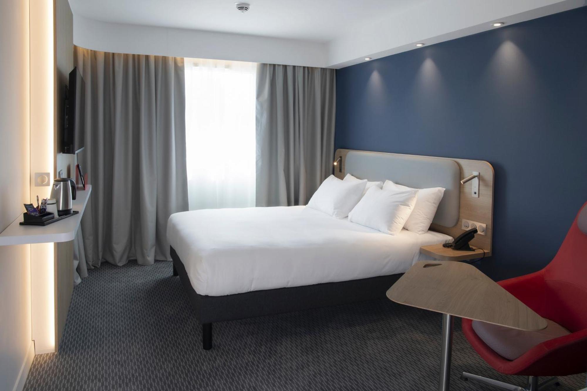 Holiday Inn Express Caen Epron By Ihg מראה חיצוני תמונה
