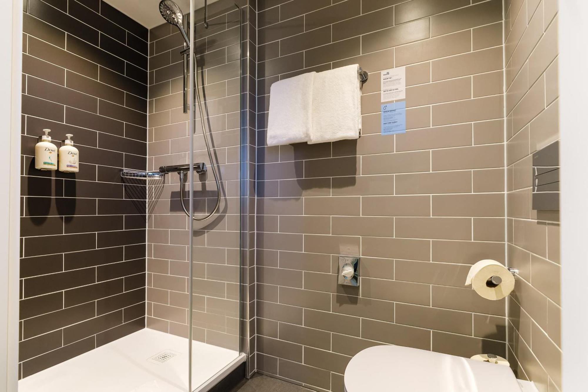Holiday Inn Express Caen Epron By Ihg מראה חיצוני תמונה