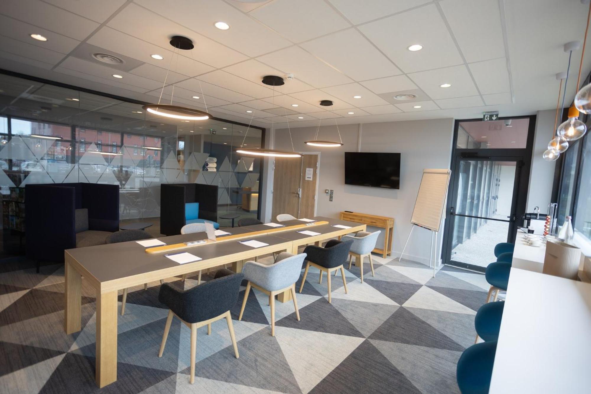 Holiday Inn Express Caen Epron By Ihg מראה חיצוני תמונה