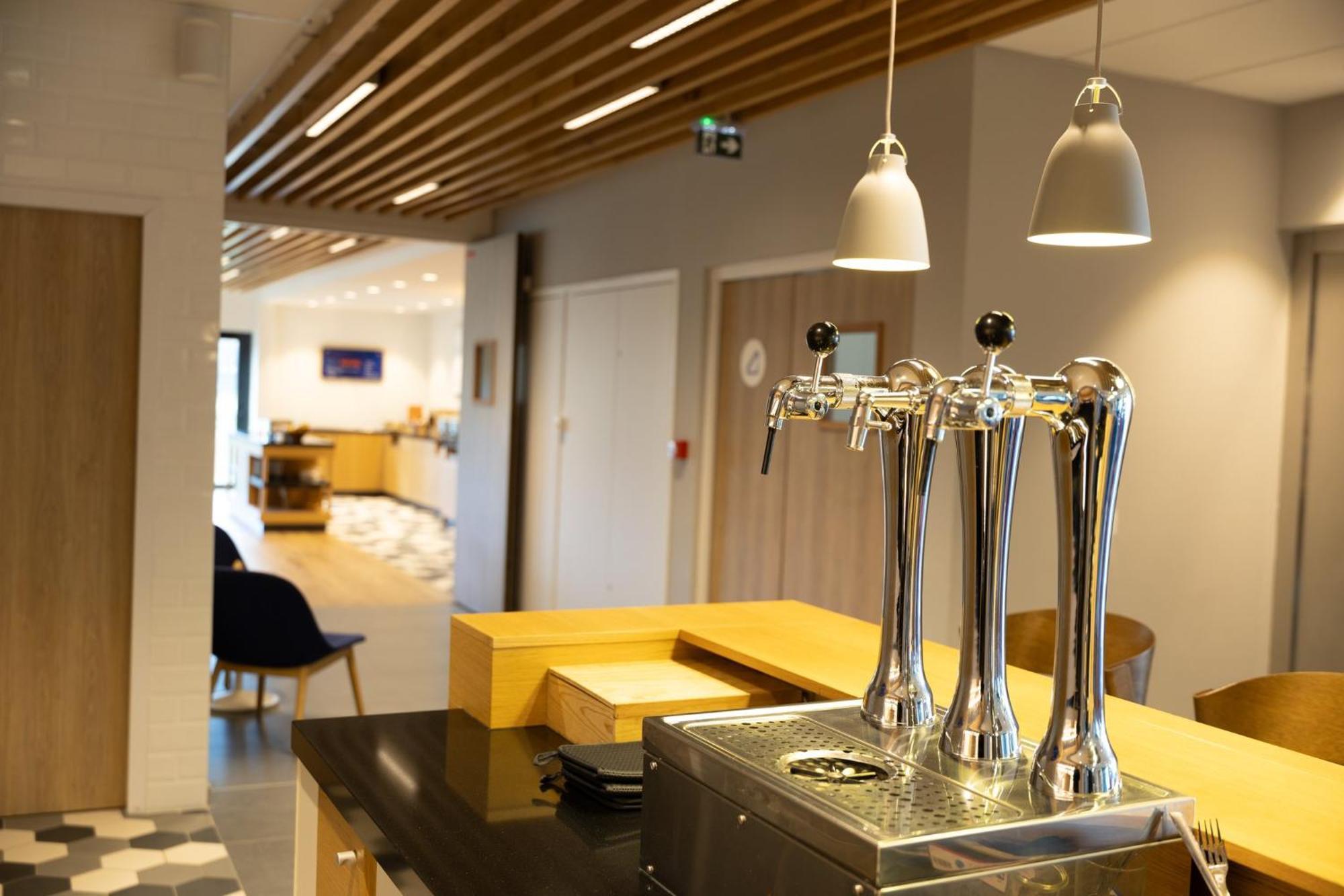 Holiday Inn Express Caen Epron By Ihg מראה חיצוני תמונה