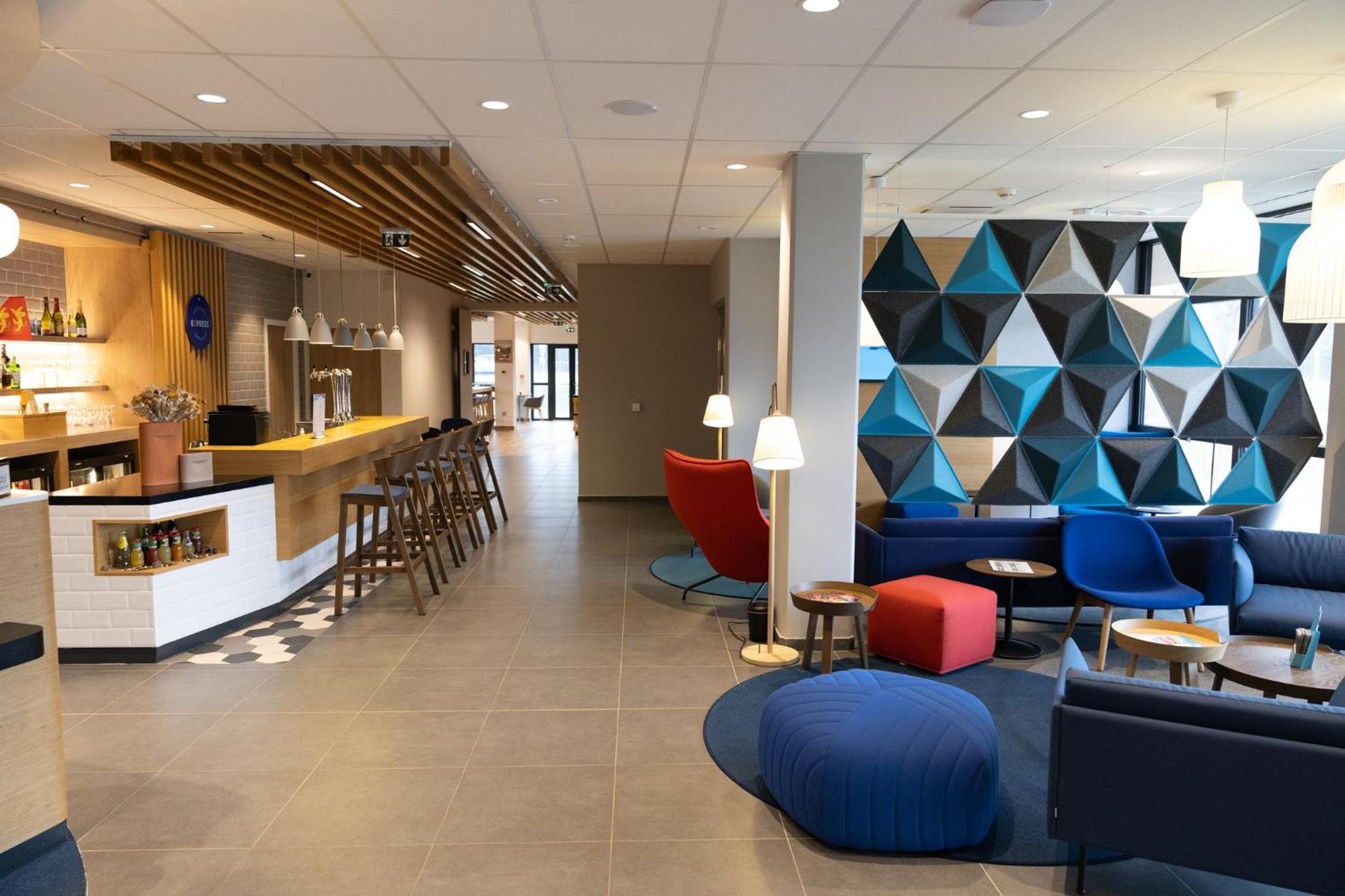 Holiday Inn Express Caen Epron By Ihg מראה חיצוני תמונה