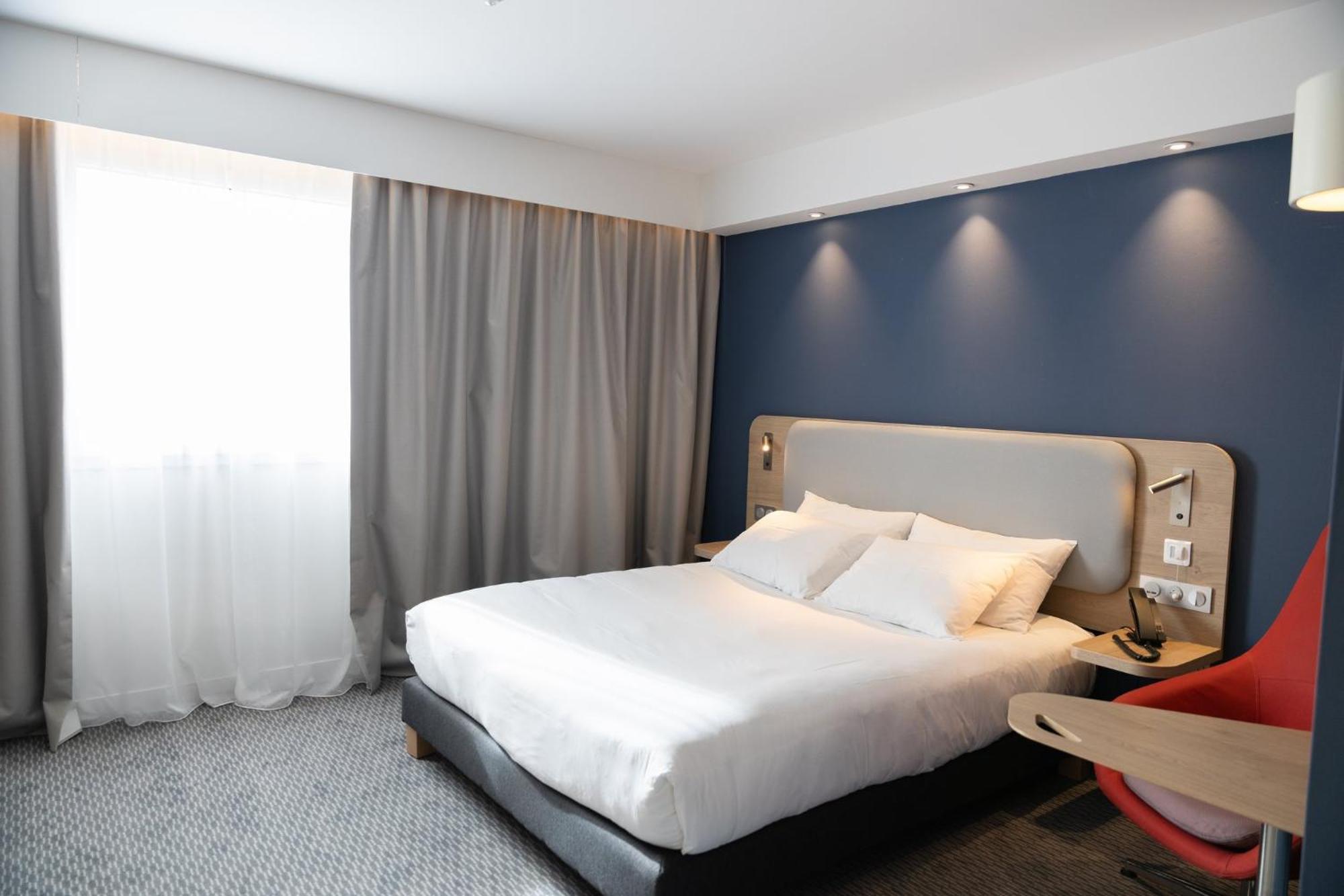 Holiday Inn Express Caen Epron By Ihg מראה חיצוני תמונה