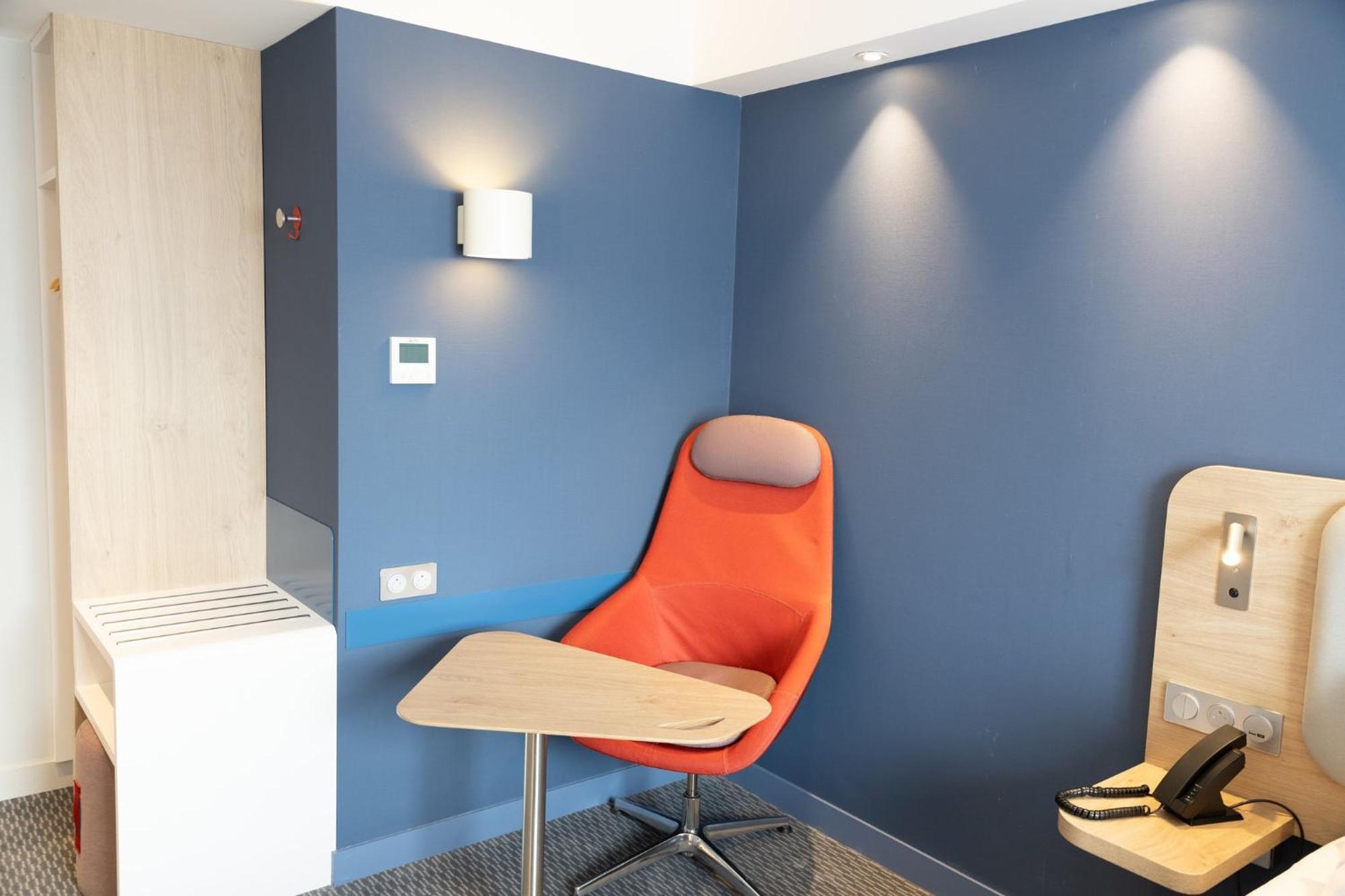 Holiday Inn Express Caen Epron By Ihg מראה חיצוני תמונה