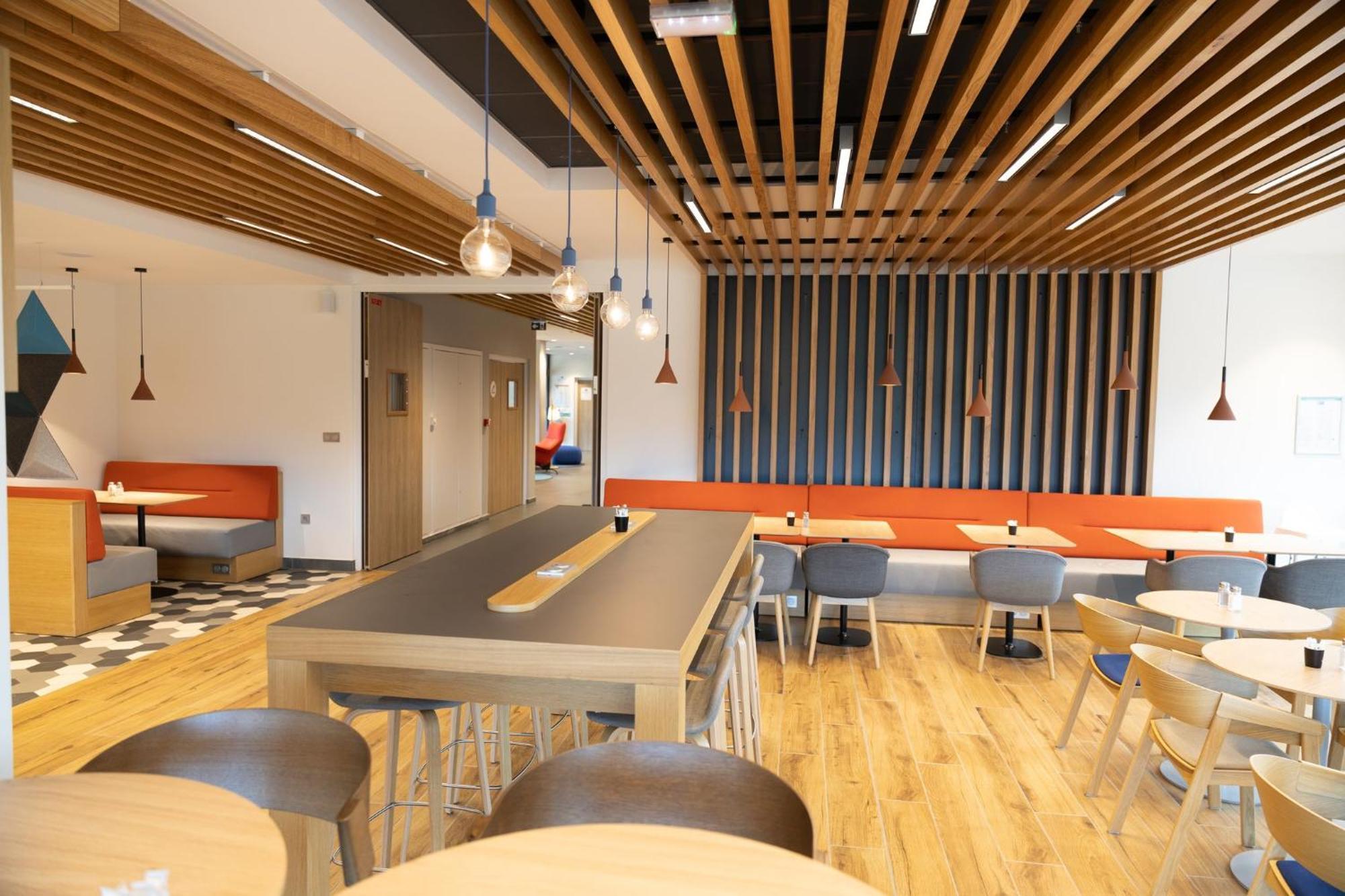 Holiday Inn Express Caen Epron By Ihg מראה חיצוני תמונה