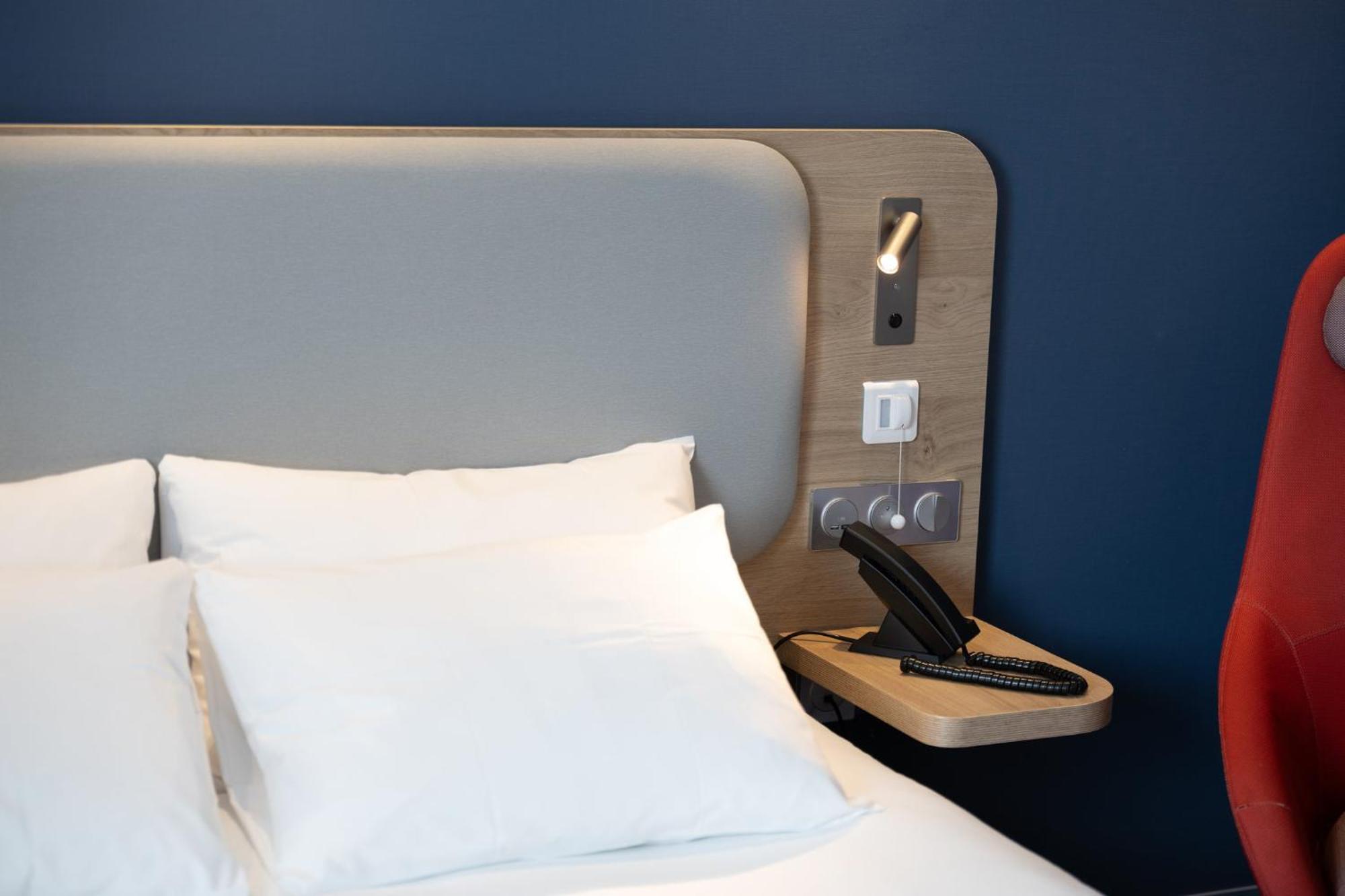 Holiday Inn Express Caen Epron By Ihg מראה חיצוני תמונה