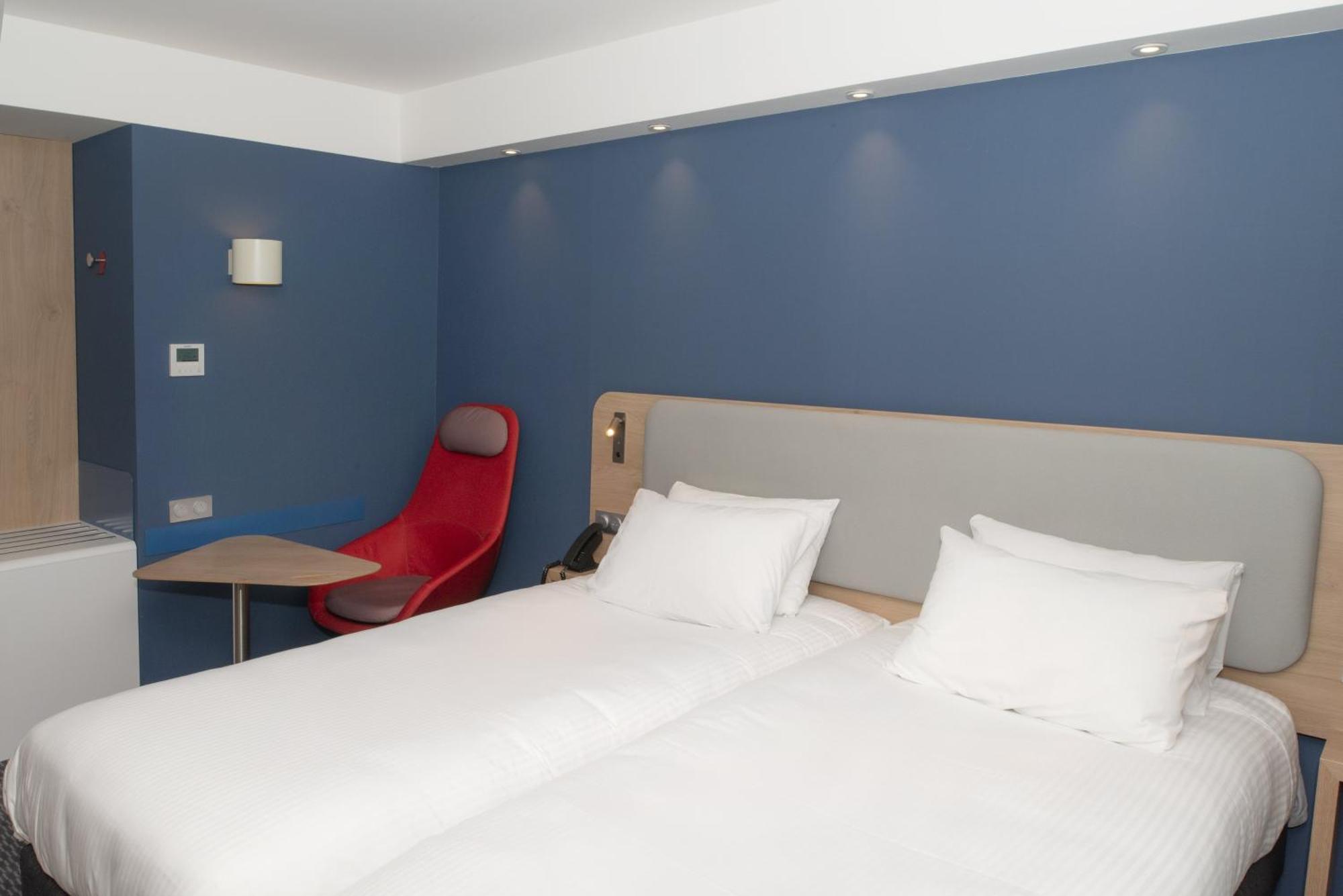 Holiday Inn Express Caen Epron By Ihg מראה חיצוני תמונה
